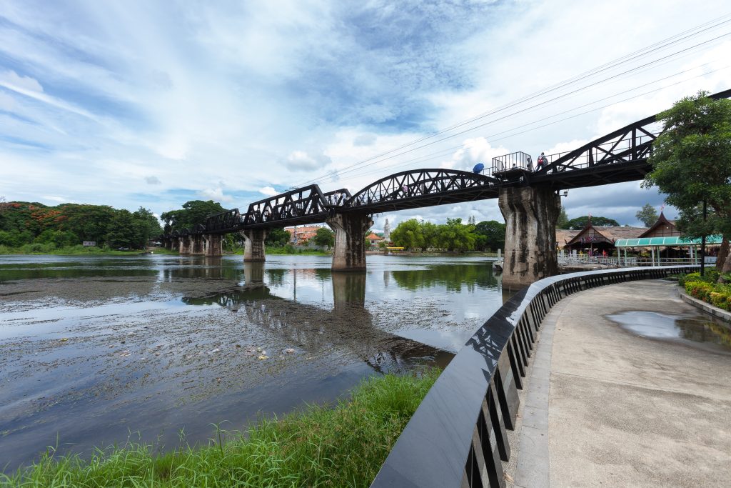 สะพานข้ามแม่น้ำแคว ท่องเที่ยวกาญจนบุรี